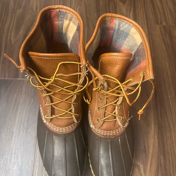 LL Bean Men's Bean Boots 8", Flannel-Lined Insulated - Picture 2 of 3